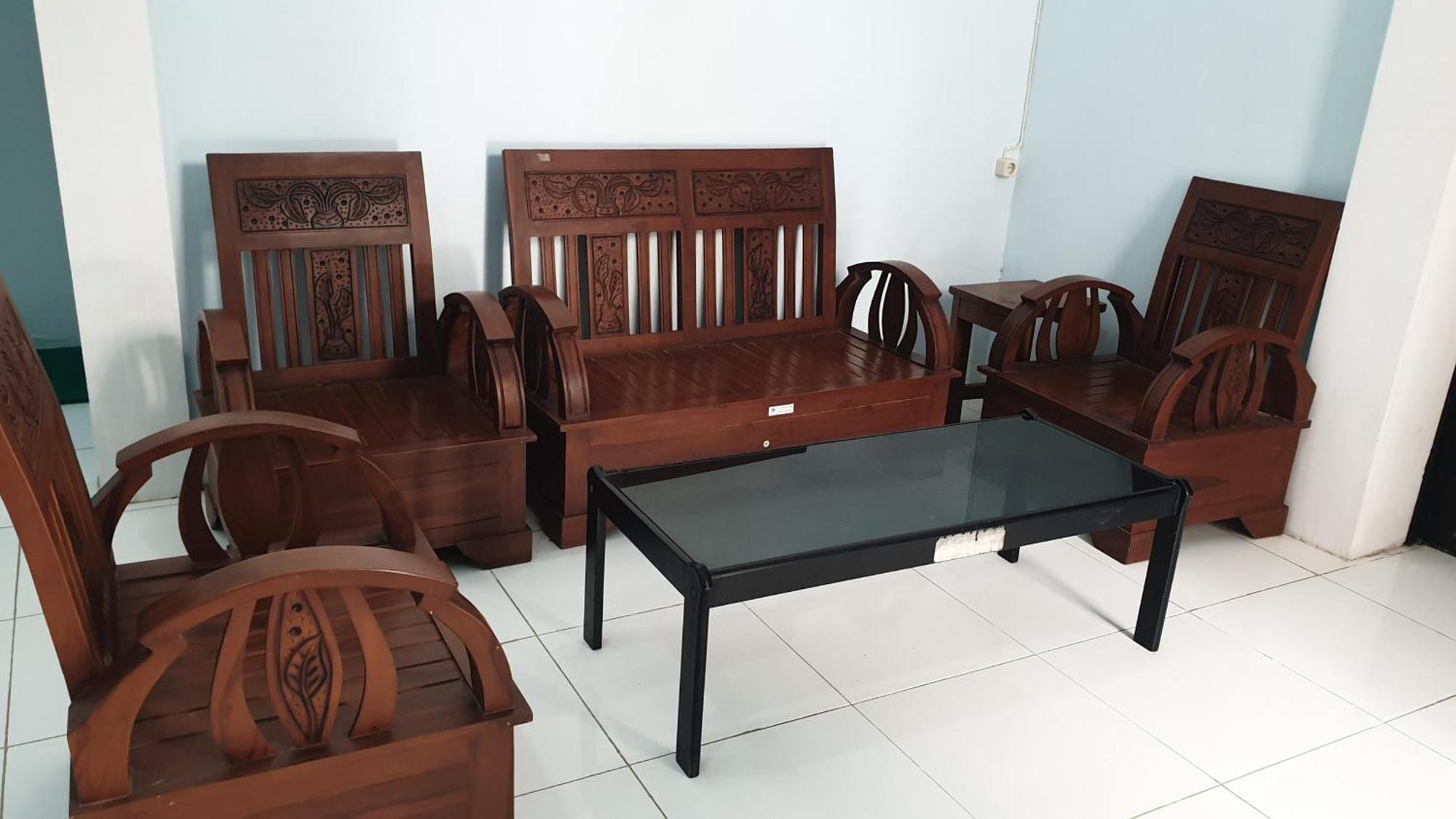 Capital O 92612 Penginapan D'Alas Purwo & Beachnearpadang Savana Sadengan Баньюванги Экстерьер фото