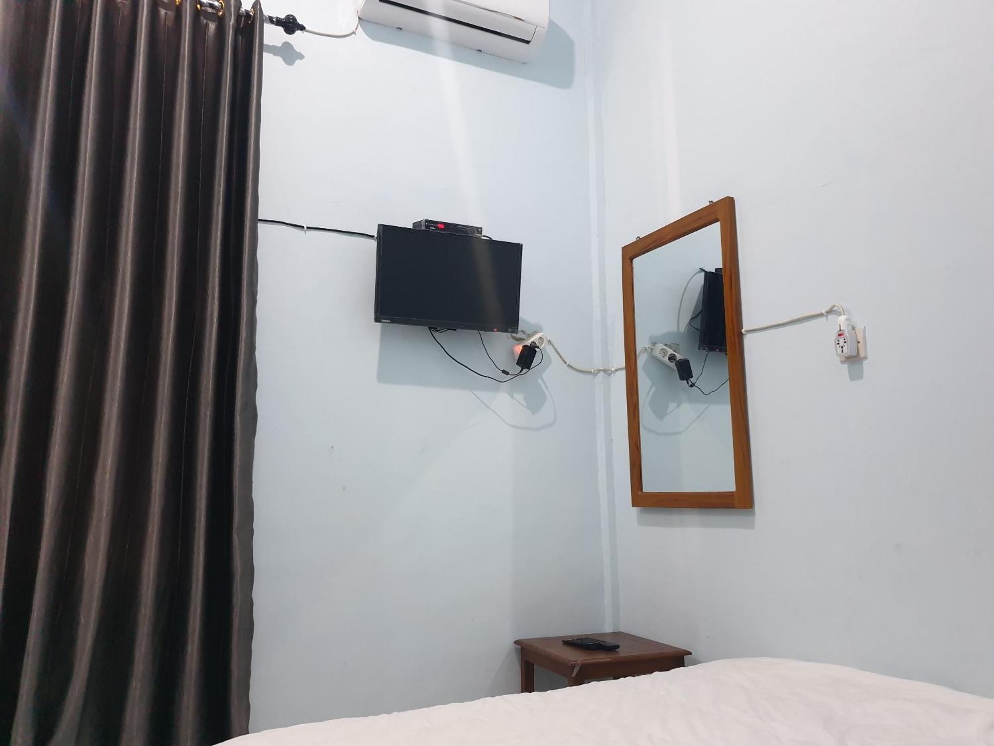 Capital O 92612 Penginapan D'Alas Purwo & Beachnearpadang Savana Sadengan Баньюванги Экстерьер фото