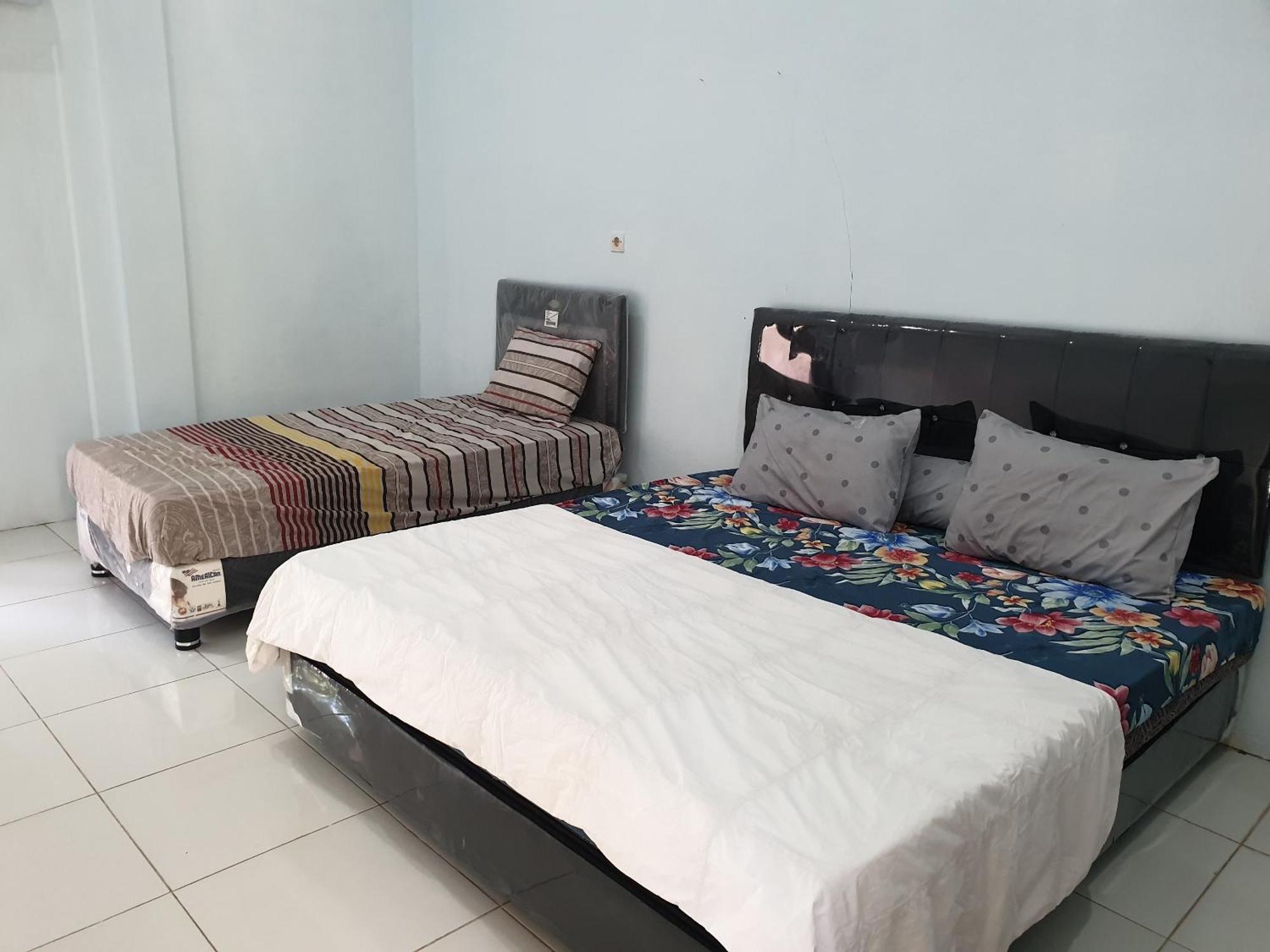 Capital O 92612 Penginapan D'Alas Purwo & Beachnearpadang Savana Sadengan Баньюванги Экстерьер фото