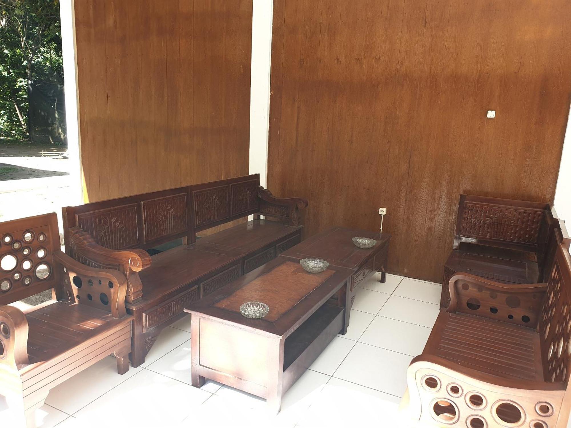 Capital O 92612 Penginapan D'Alas Purwo & Beachnearpadang Savana Sadengan Баньюванги Экстерьер фото