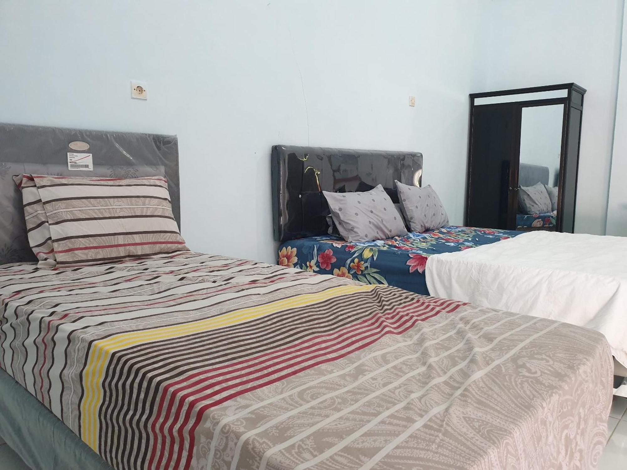 Capital O 92612 Penginapan D'Alas Purwo & Beachnearpadang Savana Sadengan Баньюванги Экстерьер фото